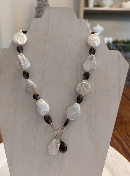 Necklace with keshi pearls and faceted smoky quartz beads